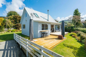 Fantail Retreat - Lake Taupo Holiday Home